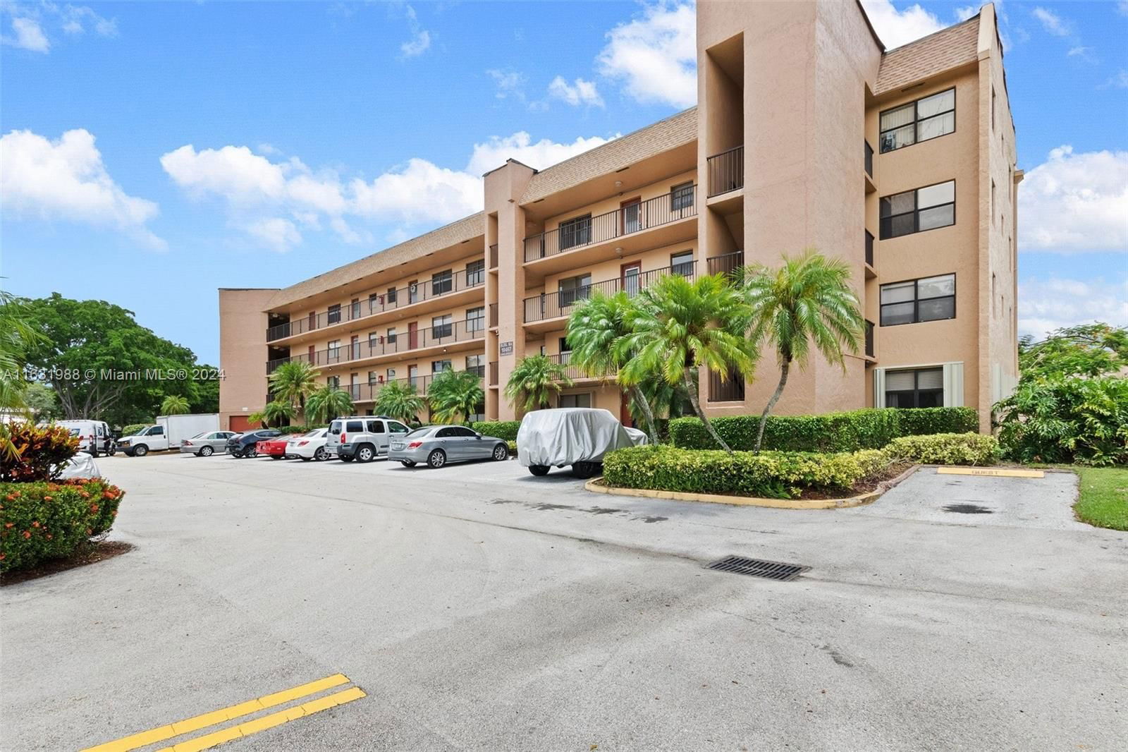 Real estate property located at 10467 Sunrise Lakes Blvd #109, Broward, SUNRISE LAKES 164 CONDO, Sunrise, FL