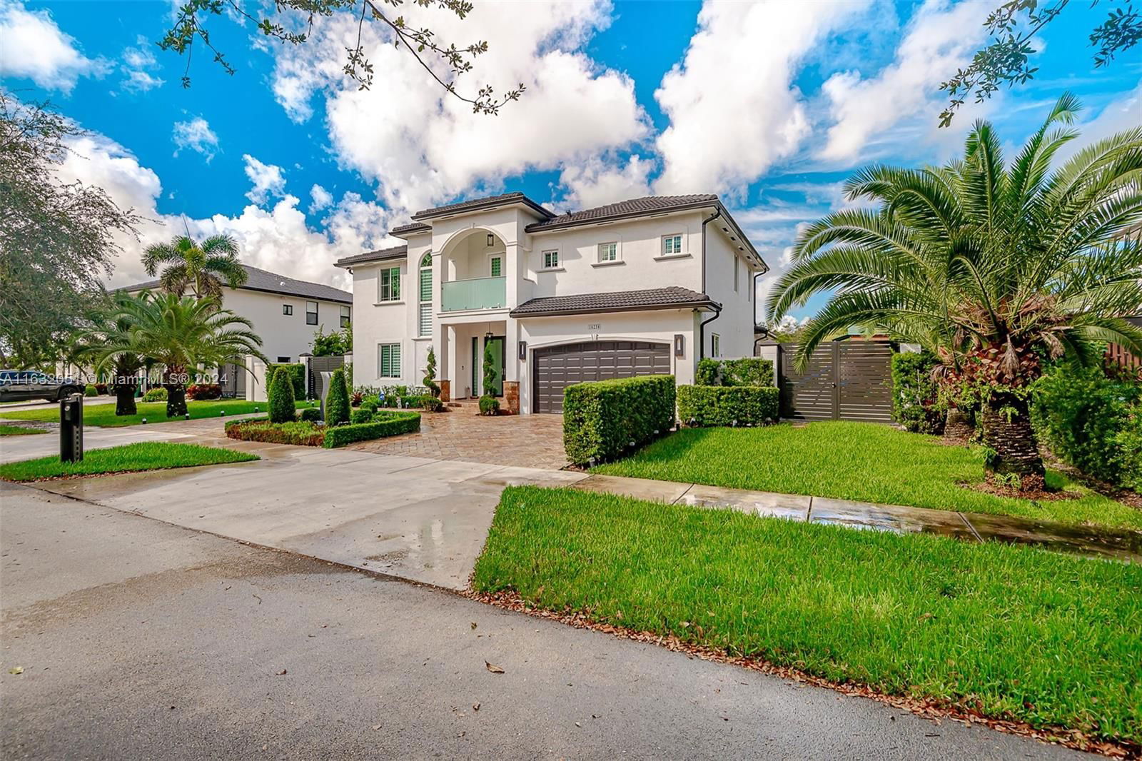 Real estate property located at 16234 86th Ct, Miami-Dade, GRAVERAN ESTATES, Miami Lakes, FL