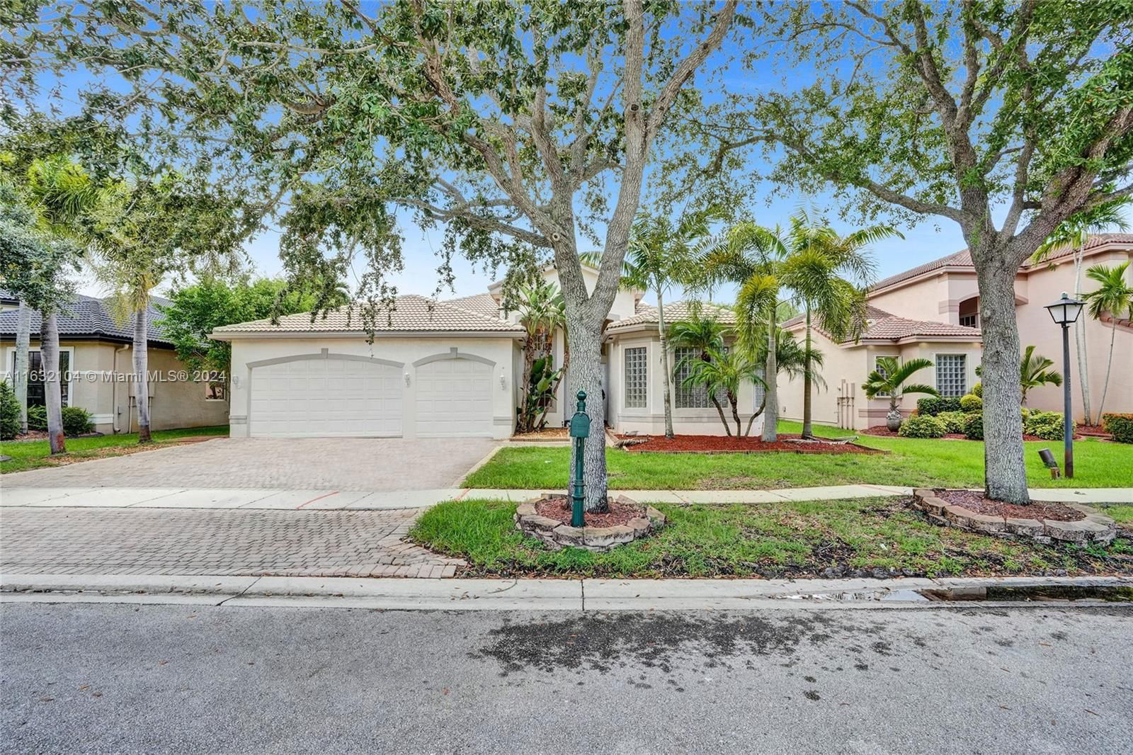 Real estate property located at 19265 41st St, Broward, SUNSET LAKES  THREE, Miramar, FL