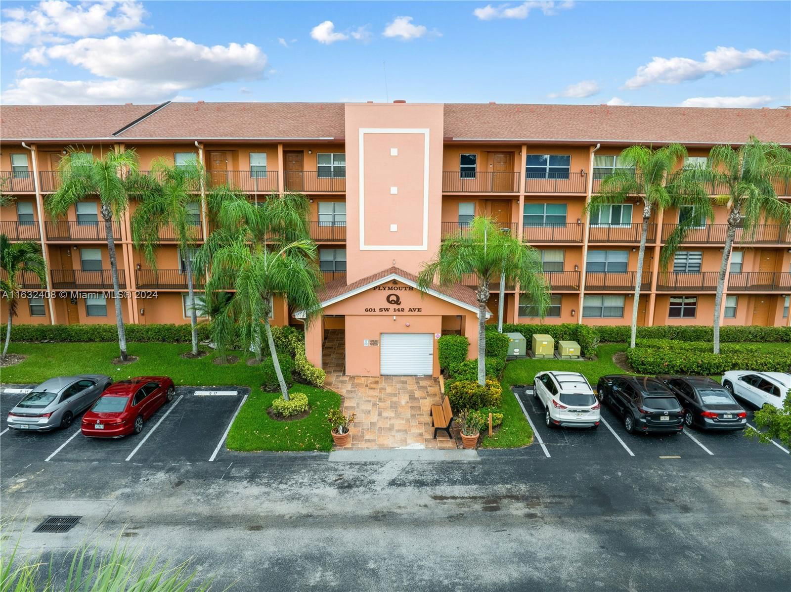 Real estate property located at 601 142nd Ave #201Q, Broward, PLYMOUTH AT CENTURY VILLA, Pembroke Pines, FL