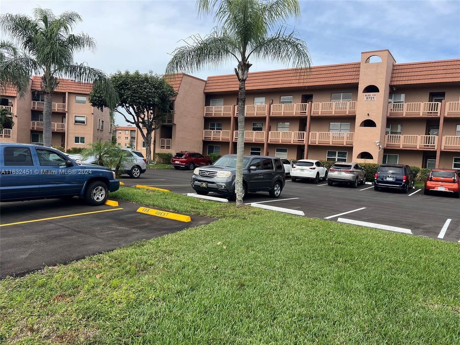 Real estate property located at 2791 Pine Island Rd #301, Broward, SUNRISE LAKES 78 CONDO, Sunrise, FL