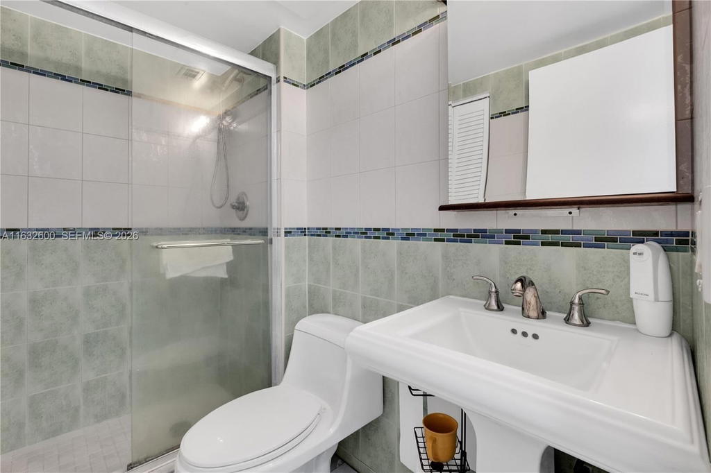 Real estate property located at 1351 Miami Gardens Dr #722E, Miami-dade, Buckley Towers Condo - Ea, Miami, FL