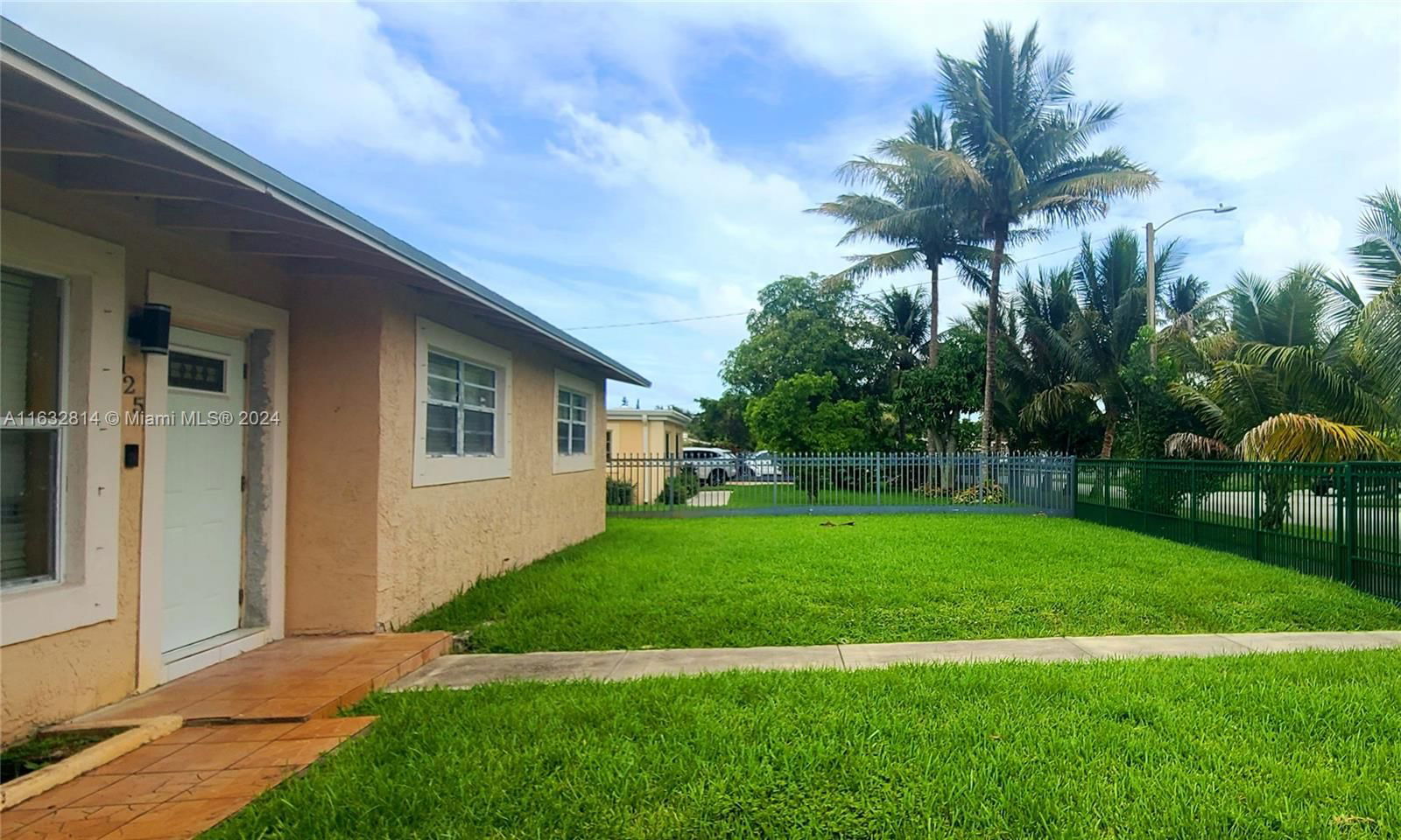 Real estate property located at 125 193rd St, Miami-Dade, SIERRA 1ST ADDN, Miami, FL