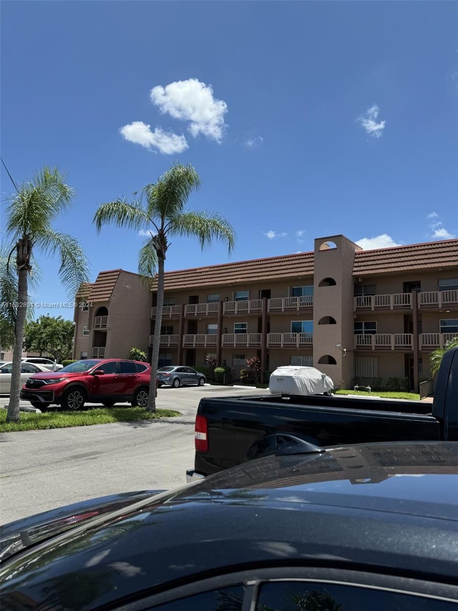 Real estate property located at , Broward, SUNRISE LAKES 141 CONDO, Sunrise, FL