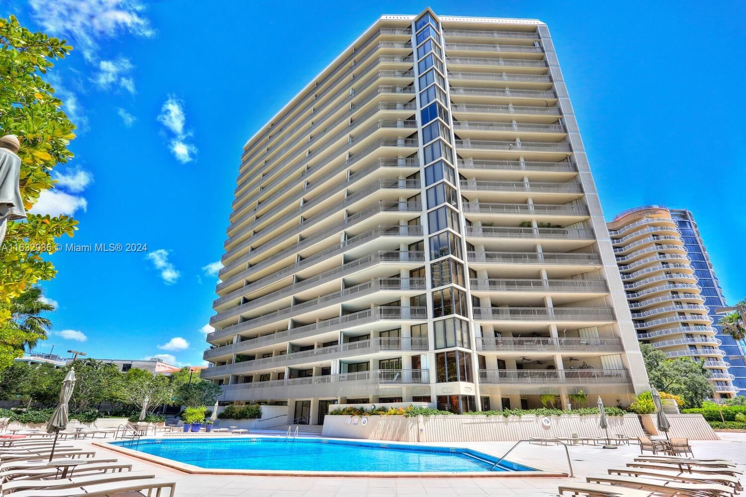 Real estate property located at 2901 Bayshore Dr #18H, Miami-Dade, YACHT HARBOUR CONDO, Miami, FL