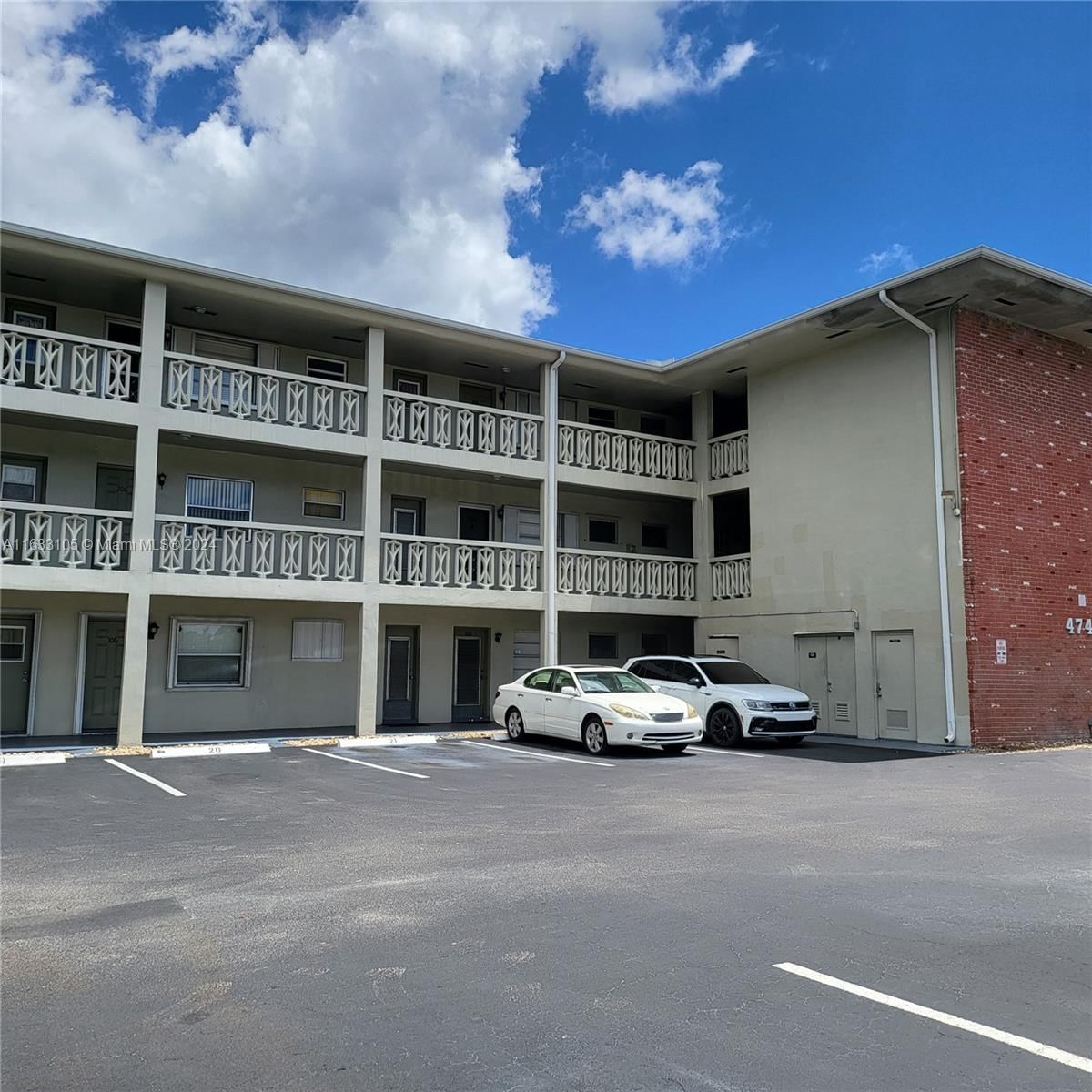 Real estate property located at 4740 10th Ct #210, Broward, Lake Park Gardens 7 Inc C, Plantation, FL