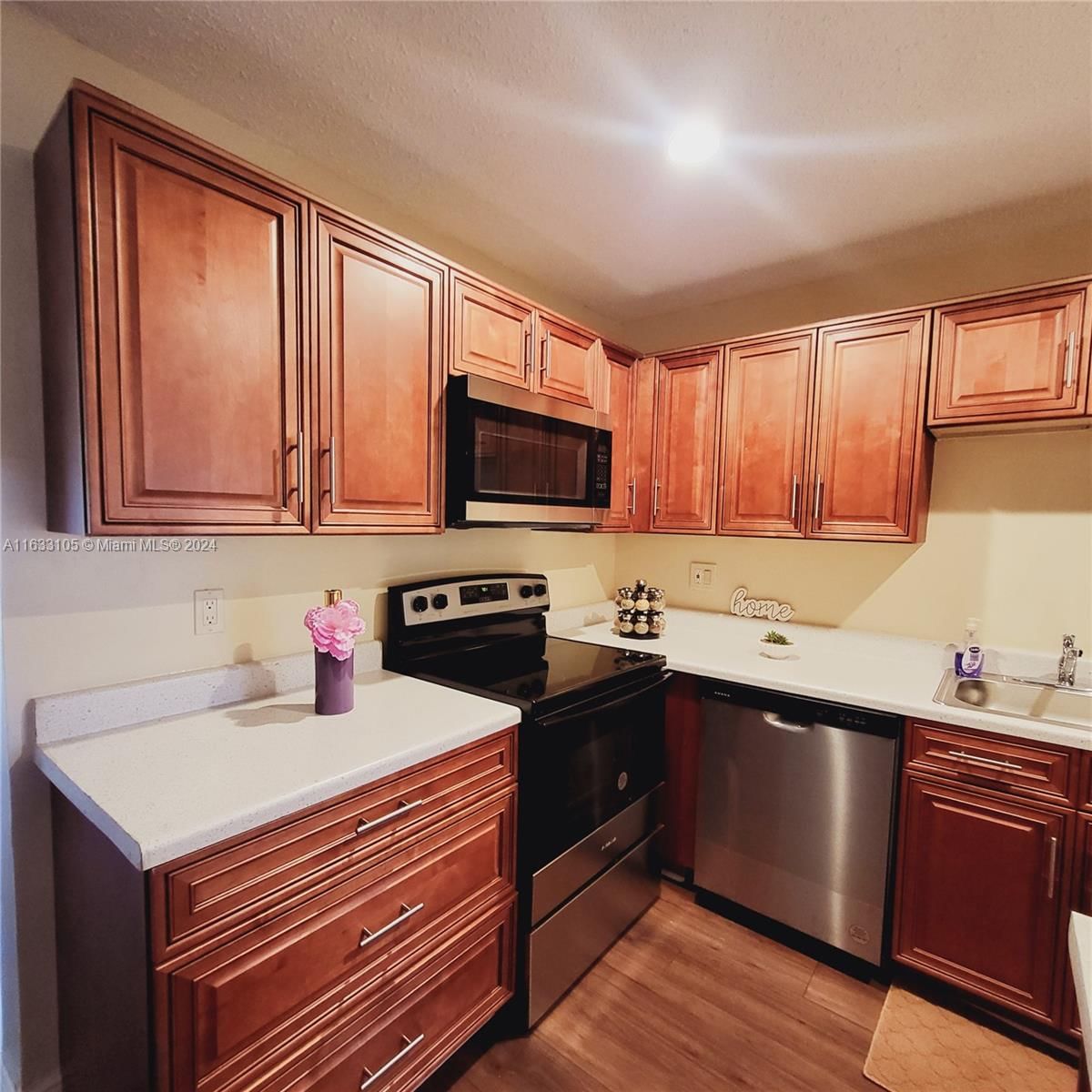Real estate property located at 4740 10th Ct #210, Broward, Lake Park Gardens 7 Inc C, Plantation, FL