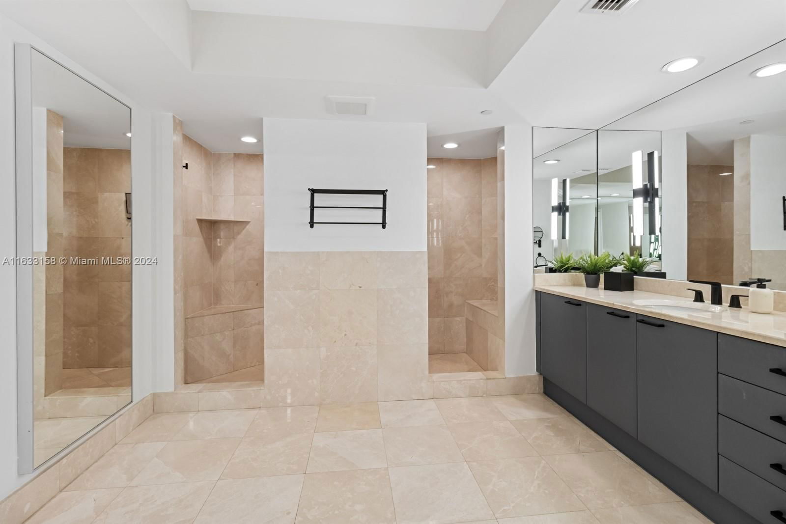 Real estate property located at 3301 183rd St #3004, Miami-dade, The Peninsula Ii Condo, Aventura, FL