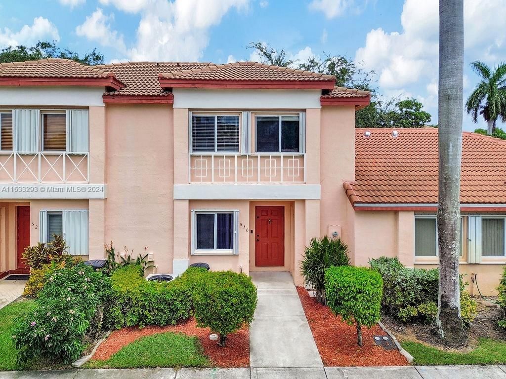 Real estate property located at 530 208th Cir, Broward, CHAPEL TRAIL II, Pembroke Pines, FL