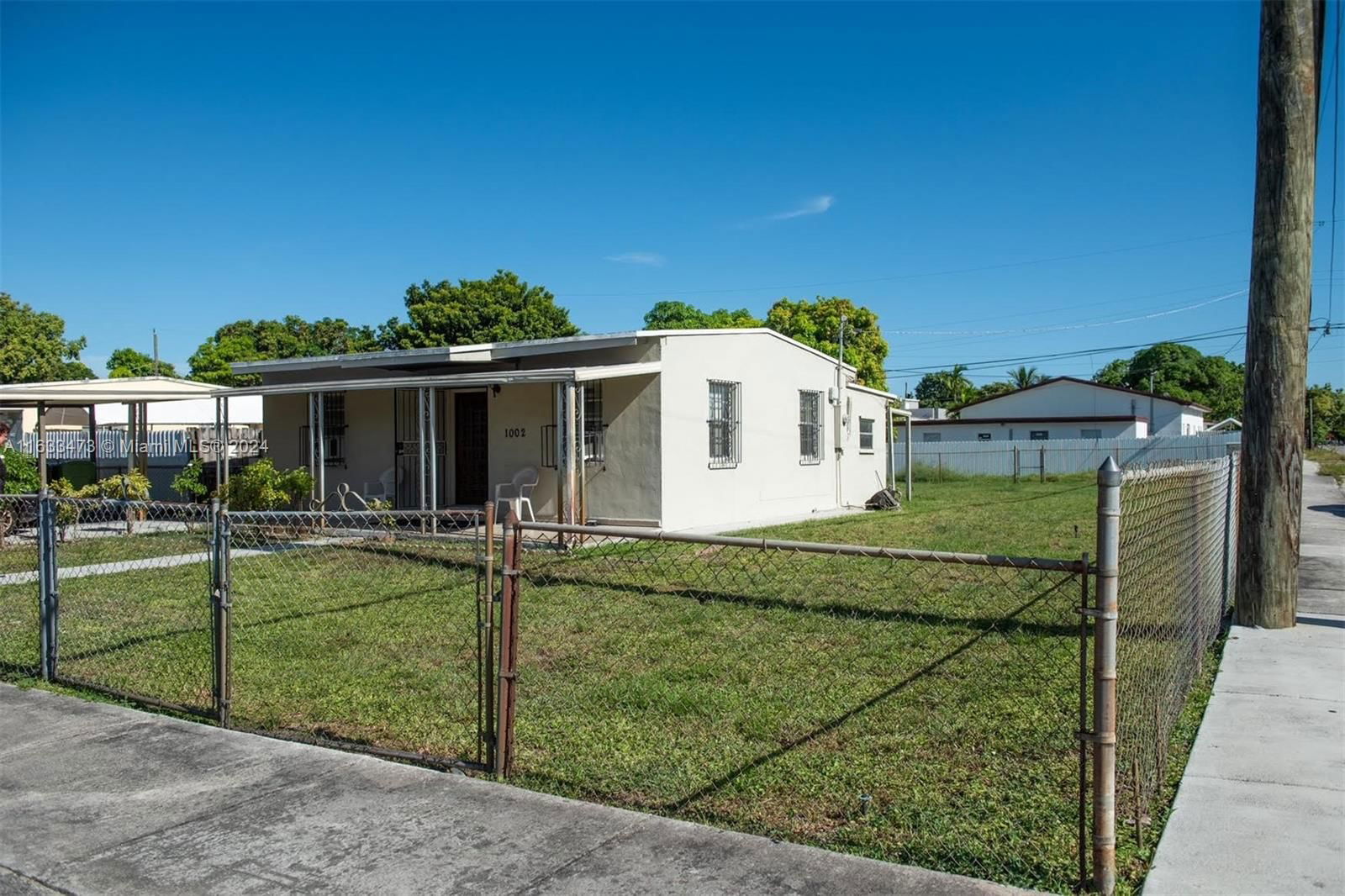 Real estate property located at 1002 19th St, Miami-Dade, HIALEAH 13TH ADDN AMD PL, Hialeah, FL