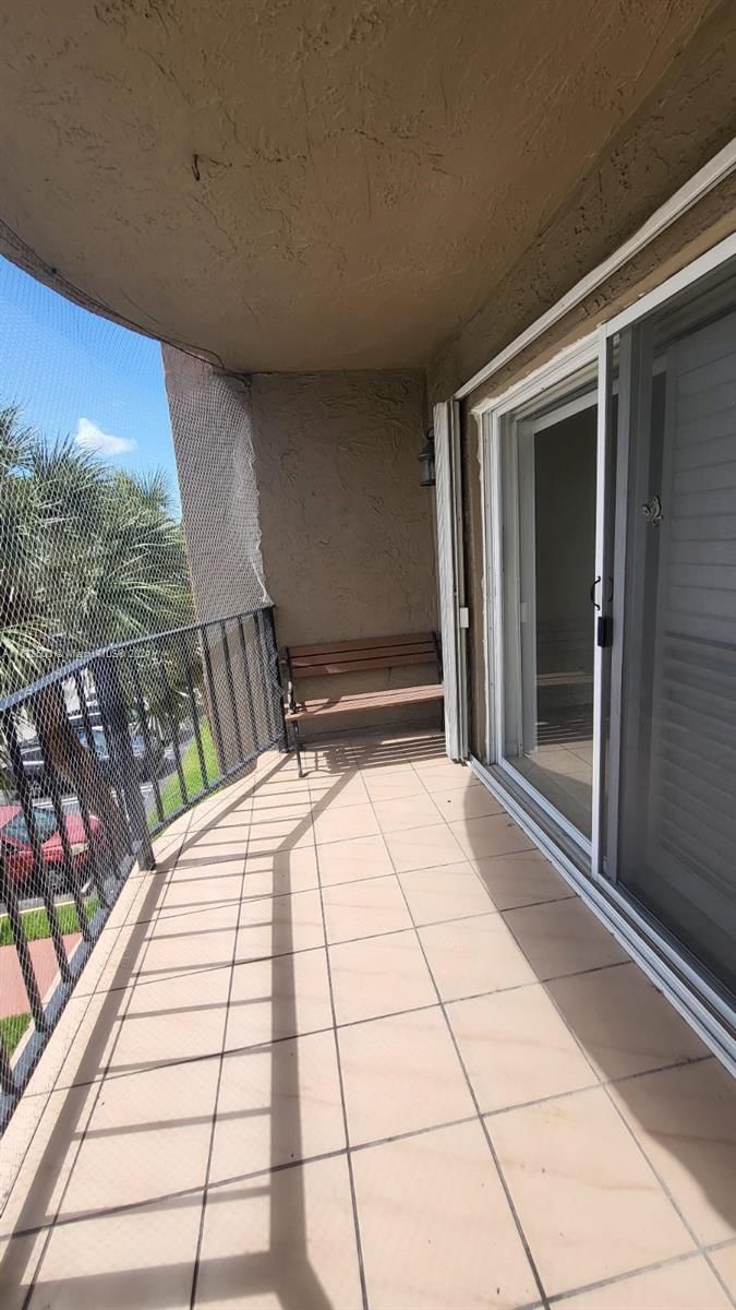 Real estate property located at 5199 7th St #309, Miami-Dade, EL CID CONDO, Miami, FL