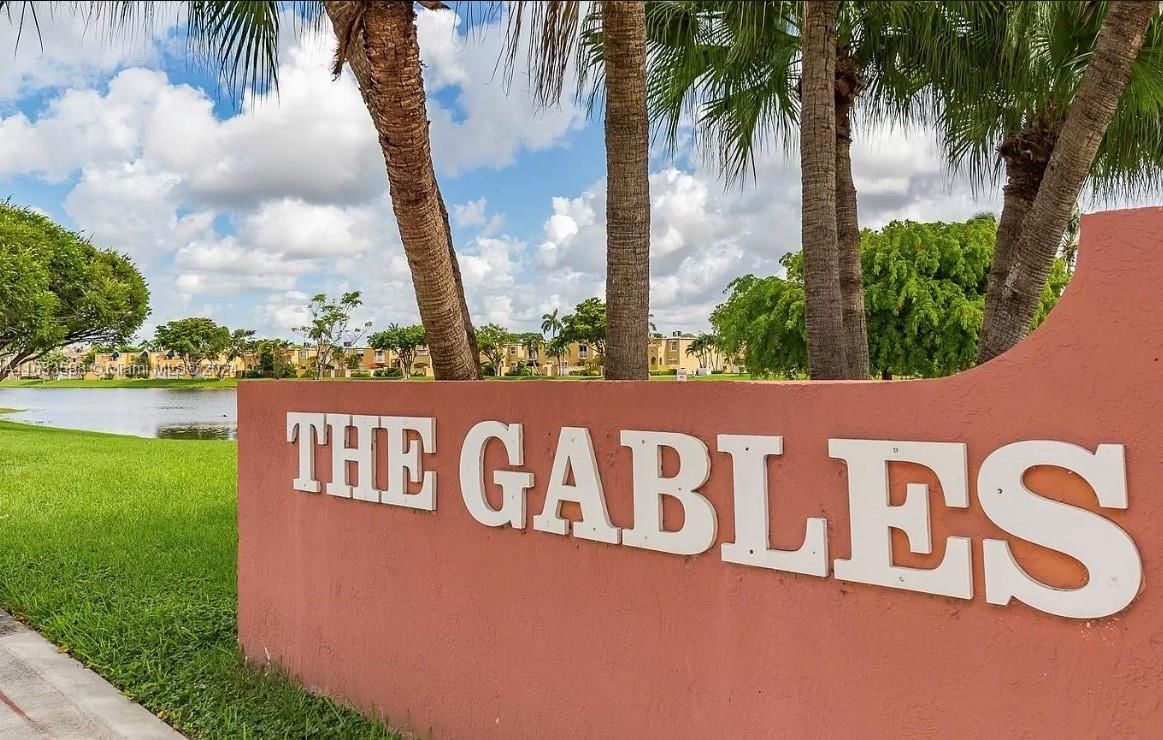 Real estate property located at 325 84th Ct #808, Miami-Dade, GABLES II TOWNHOMES CONDO, Miami, FL