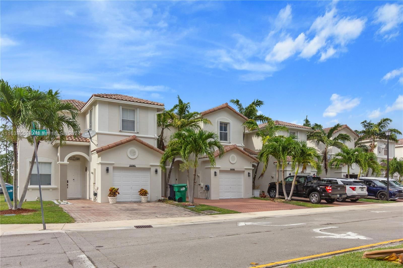 Real estate property located at 11051 246th St, Miami-Dade County, VILLAS DEL CAMPO SUB, Homestead, FL