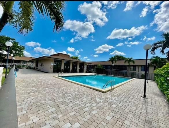 Real estate property located at 5773 Washington St J22, Broward, HOLIDAY PARK 1 CONDO, Hollywood, FL