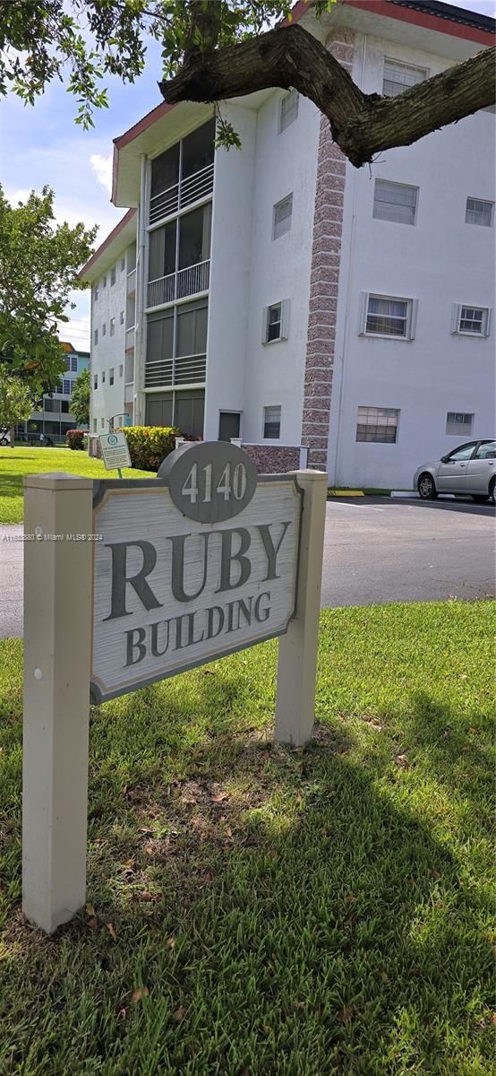 Real estate property located at 4140 44th Ave #204, Broward, RUBY, Lauderdale Lakes, FL