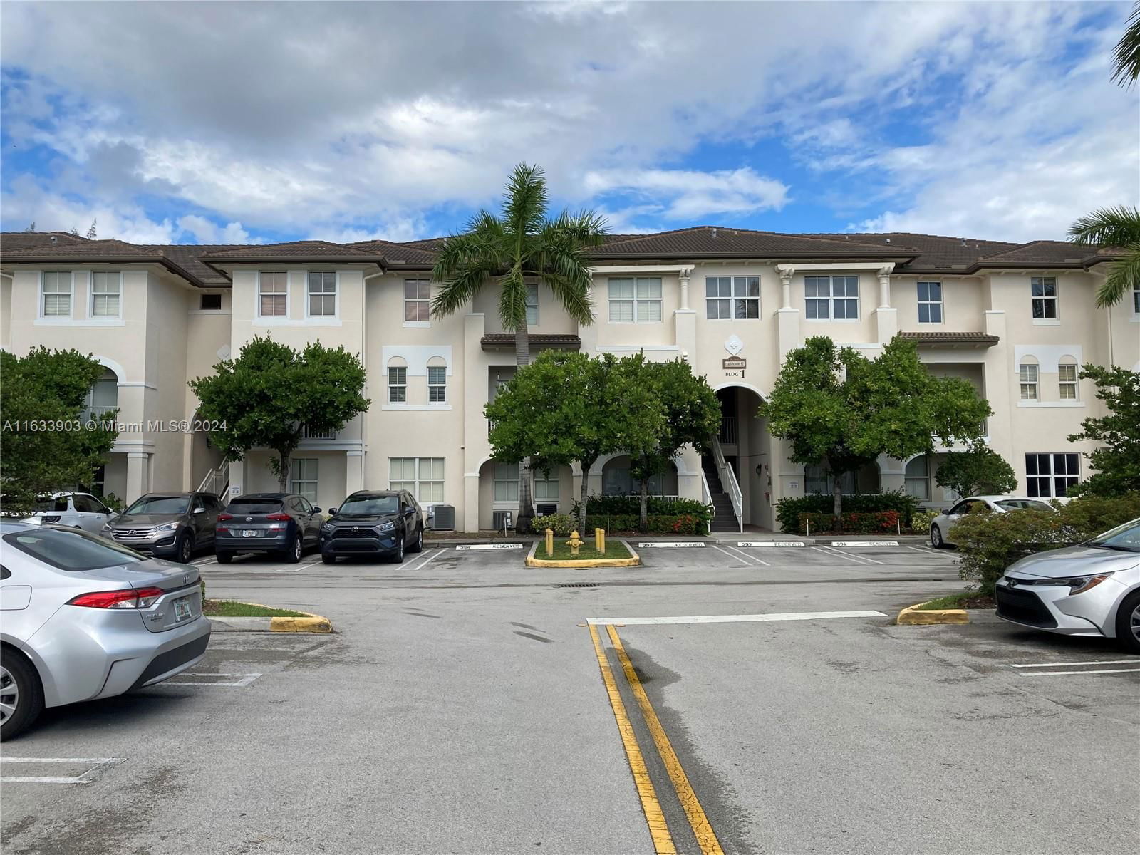 Real estate property located at 11605 89th St #210, Miami-Dade, ST MORITZ AT DORAL CONDO, Doral, FL