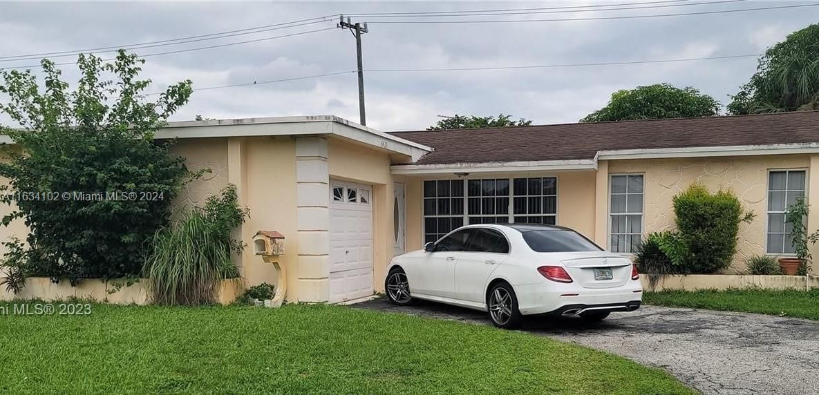 Real estate property located at 8425 Windsor Dr, Broward, KNOLLS 1ST SECTION, Miramar, FL