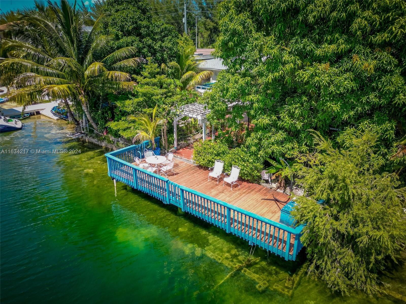 Real estate property located at 5000 82nd Ave, Miami-Dade, LAKE CATALINA, Miami, FL