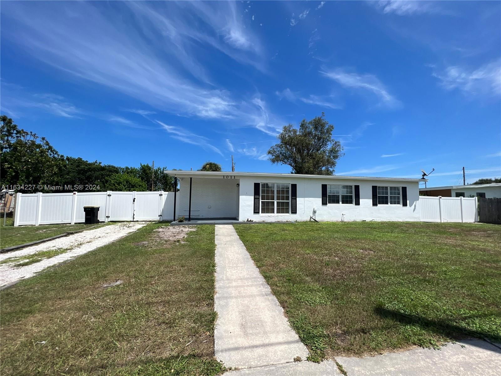 Real estate property located at 1011 Bianca, Brevard, Port Malabar Unit 2, Palm Bay, FL