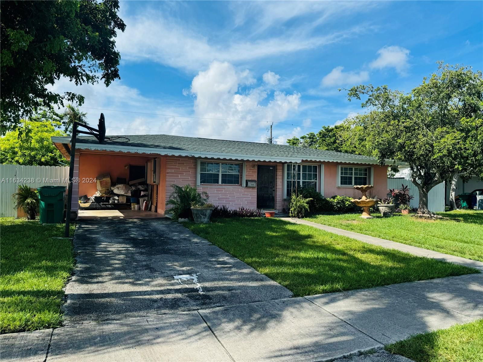 Real estate property located at 11841 170th Ter, Miami-Dade, SO MIAMI HEIGHTS MANOR, Miami, FL