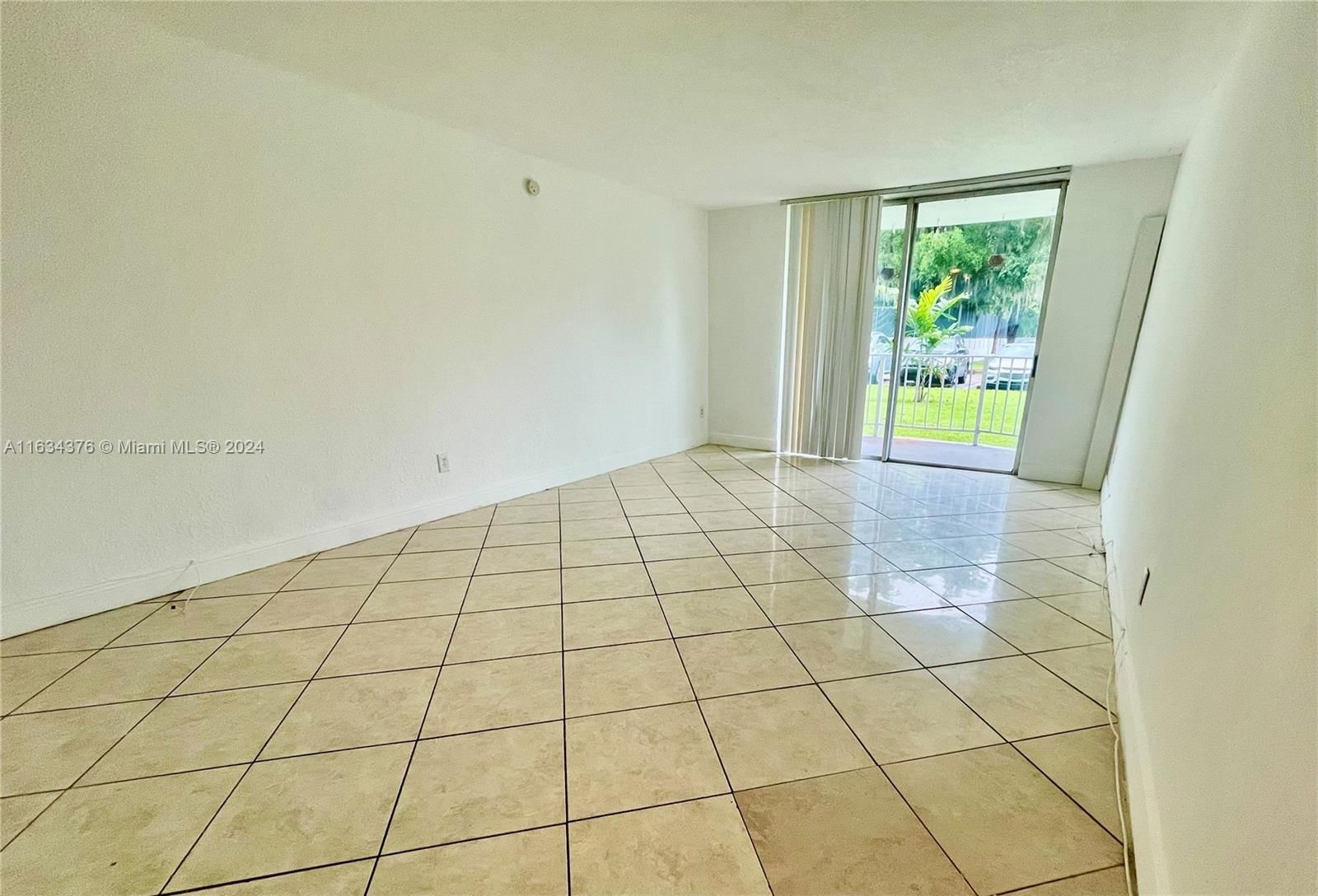 Real estate property located at 492 165th St Rd C-109, Miami-Dade, MONTECARLO CONDO, Miami, FL