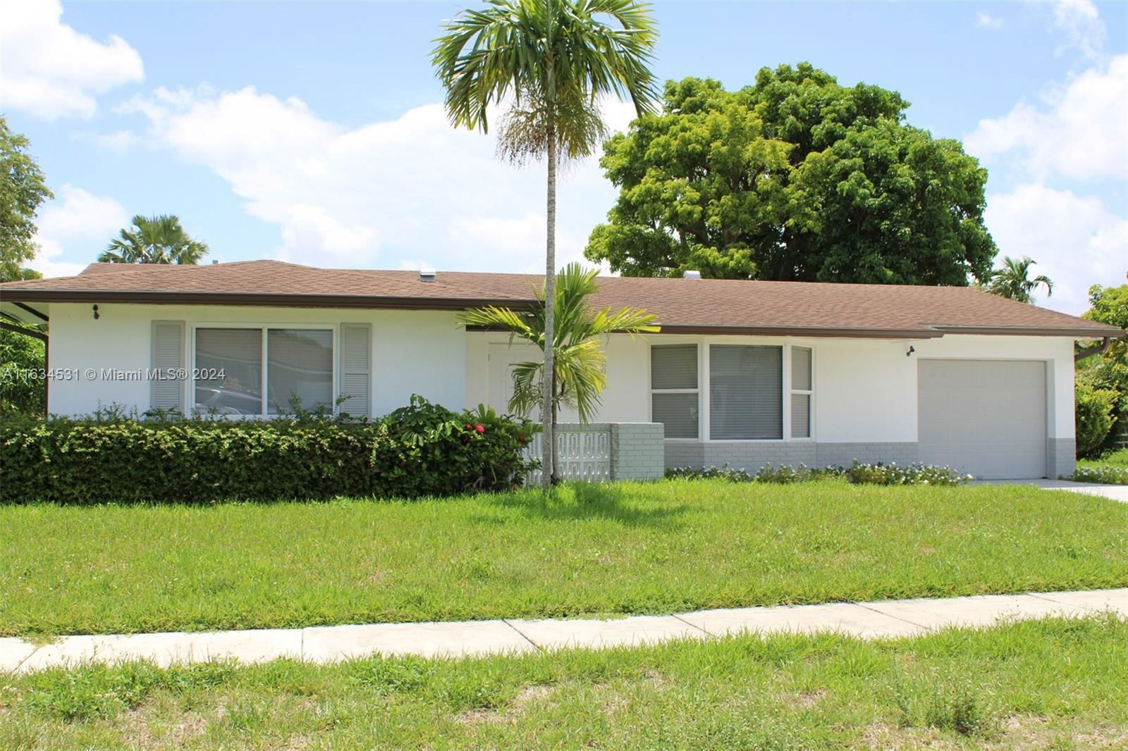 Real estate property located at 8010 138th Ct, Miami-Dade, KENDALE LAKES SEC TWO, Miami, FL