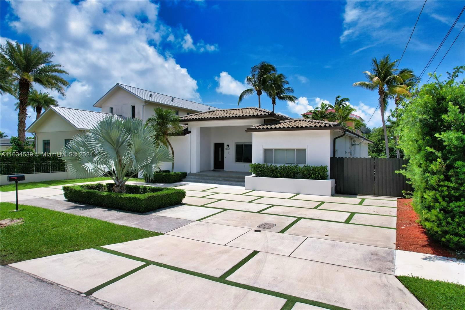 Real estate property located at 1860 124th St, Miami-Dade, AVIATION COUNTRY CLUB, North Miami, FL