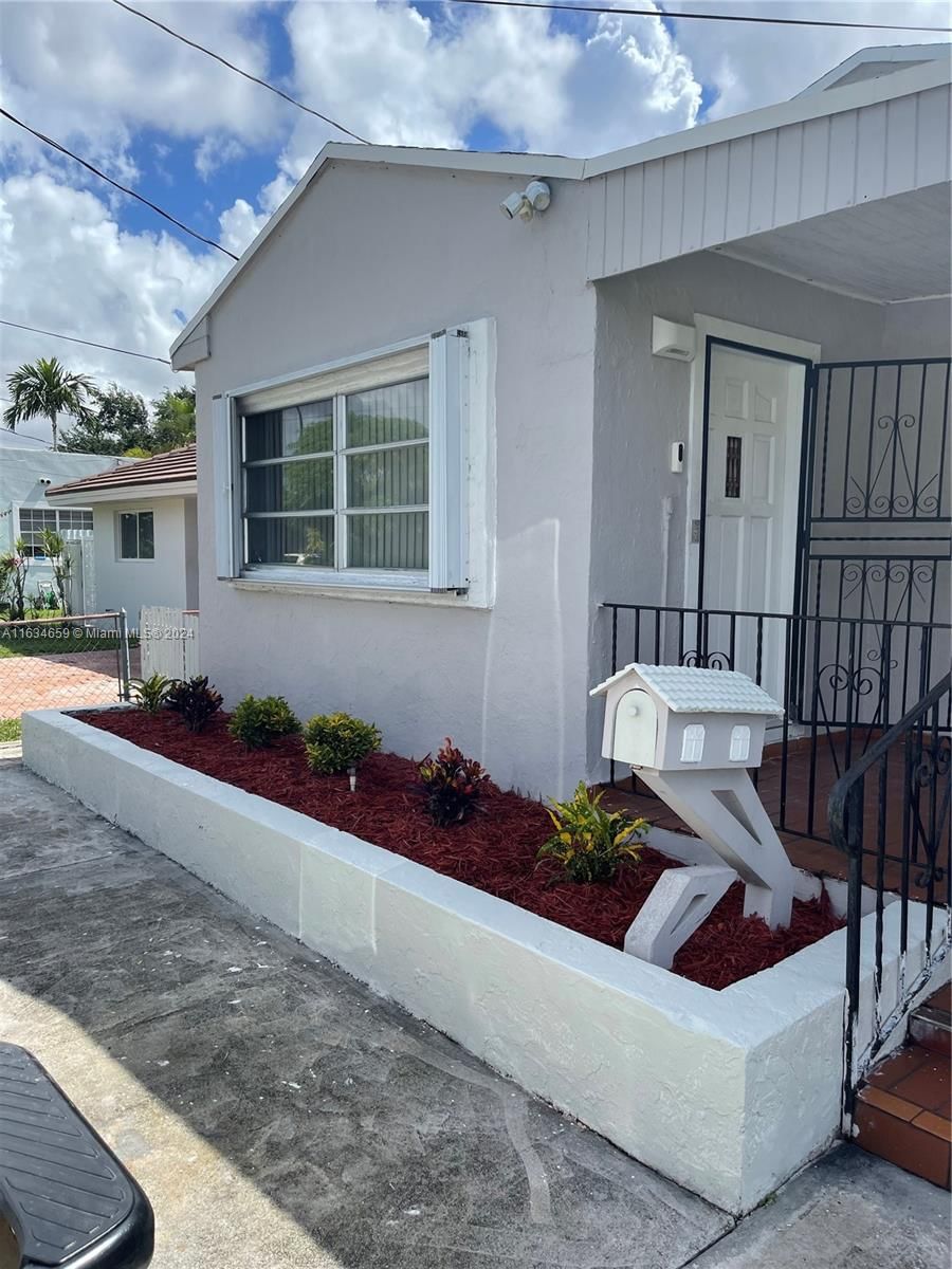 Real estate property located at 2117 62nd Ave, Miami-Dade, CORAL WAY PARK SEC B, Miami, FL