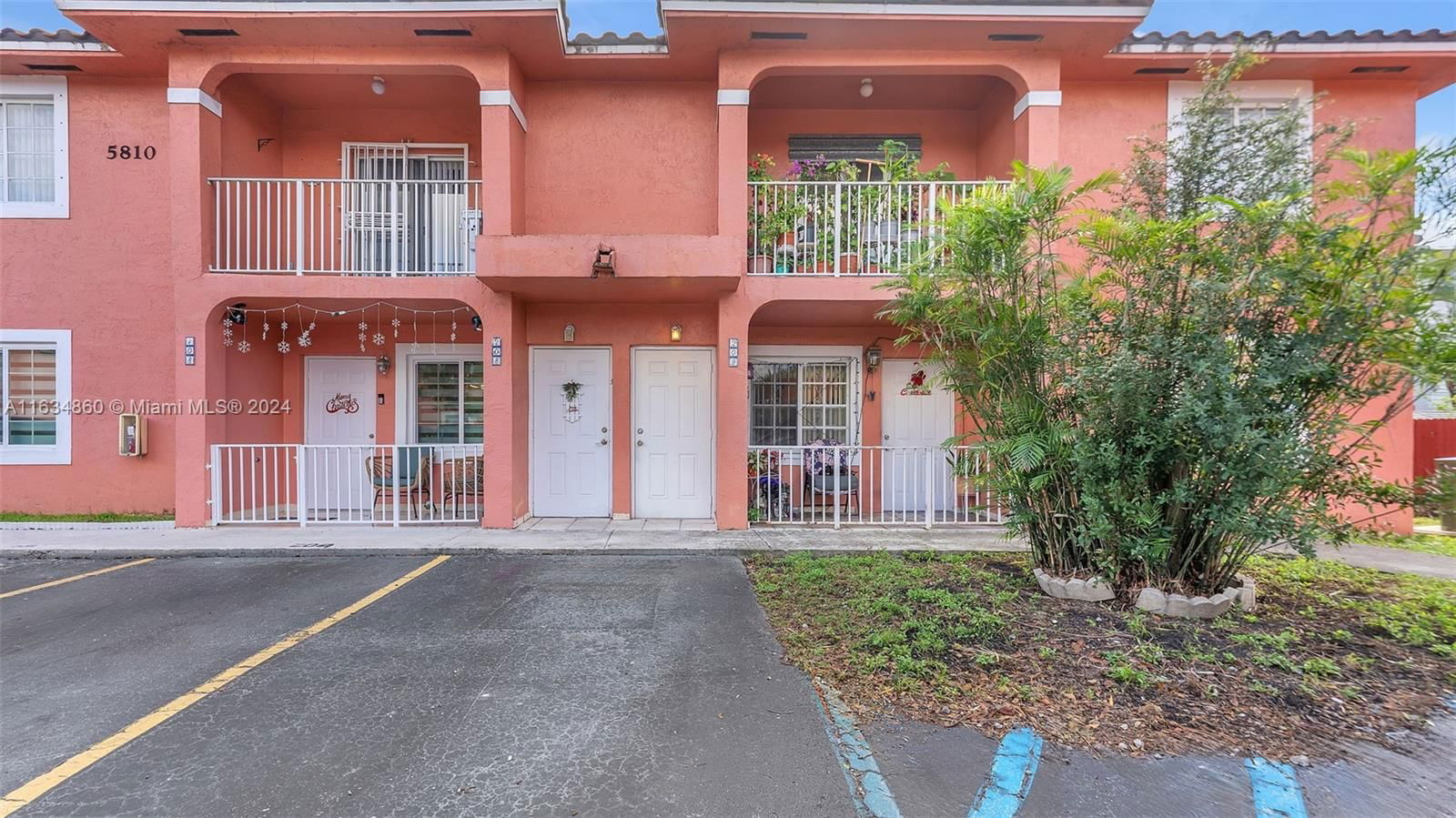 Real estate property located at 5810 18th Ln #209, Miami-Dade, CONQUISTADOR VILLAS CONDO, Hialeah, FL