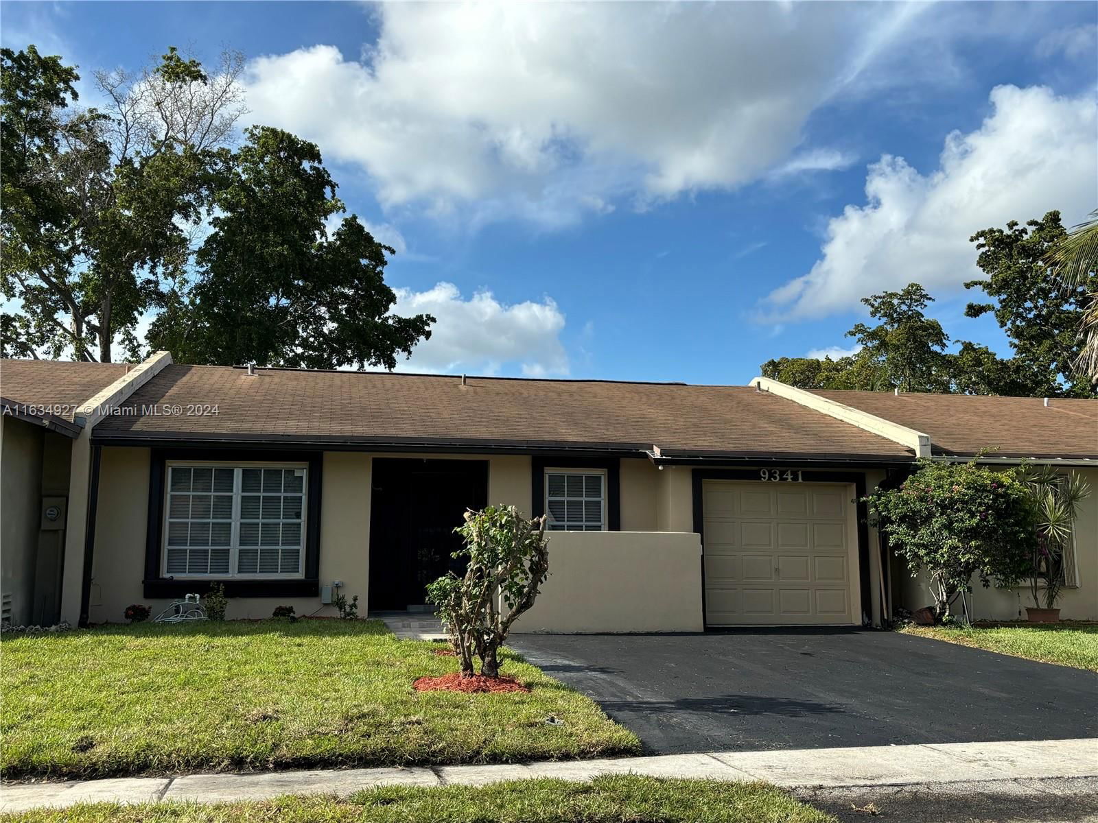 Real estate property located at 9341 Fern Ln #9341, Broward, Meadows Of Miramar Phase, Miramar, FL