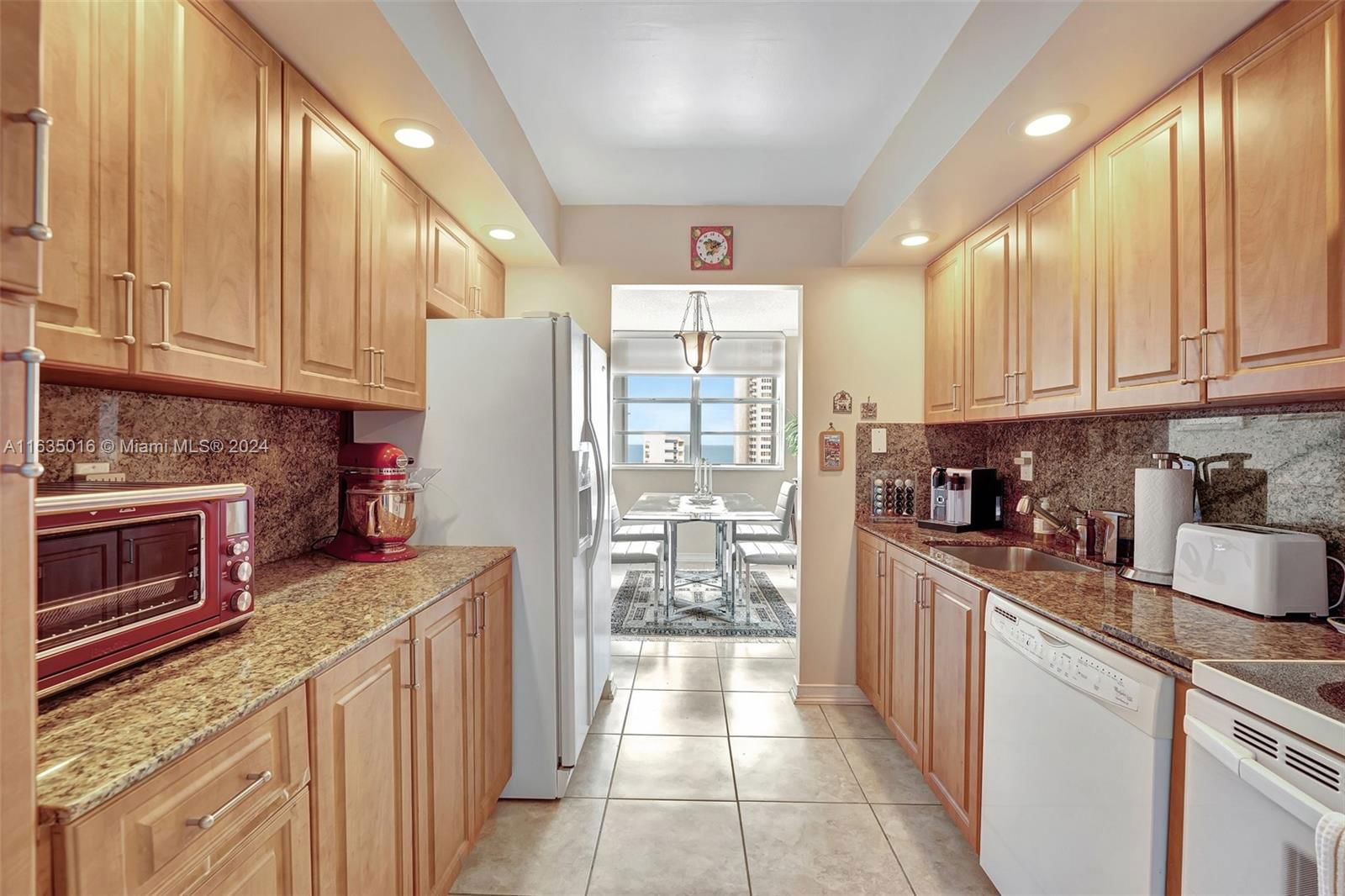 Real estate property located at 3113 Ocean Dr #906, Broward, Ashleigh House Condo, Hallandale Beach, FL