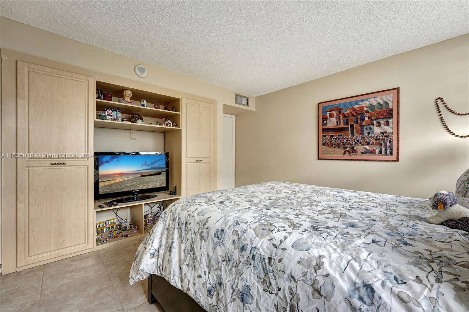 Real estate property located at 3113 Ocean Dr #906, Broward, Ashleigh House Condo, Hallandale Beach, FL