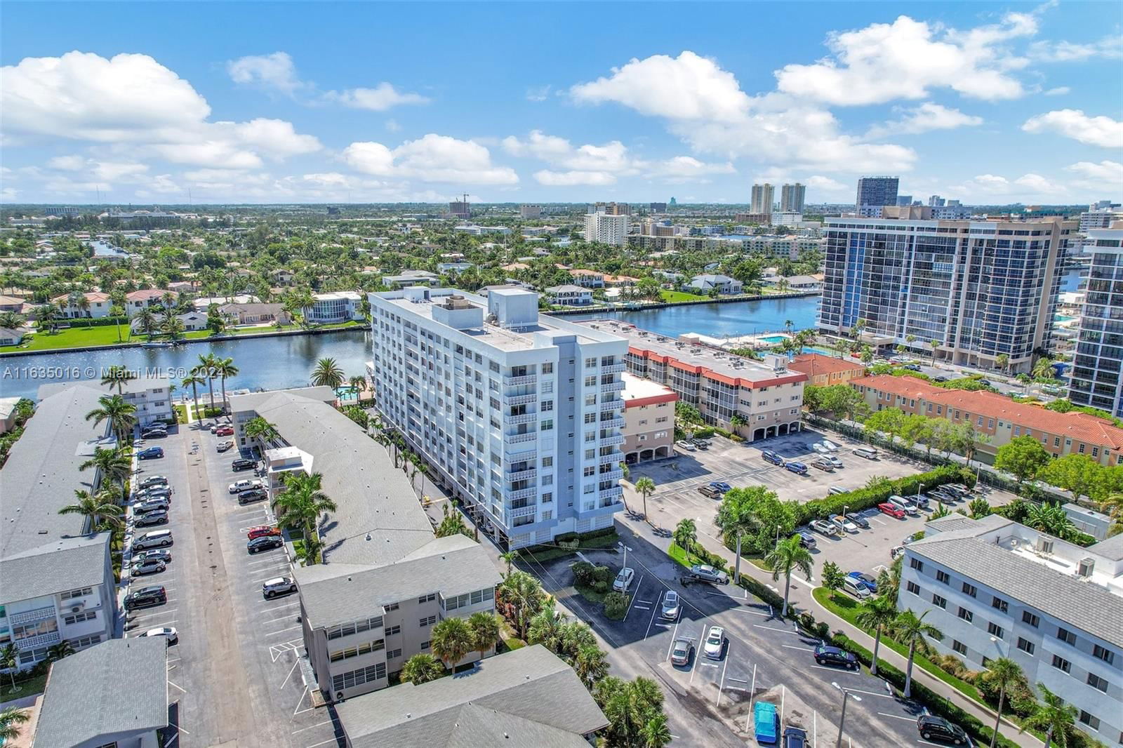 Real estate property located at 3113 Ocean Dr #906, Broward, Ashleigh House Condo, Hallandale Beach, FL