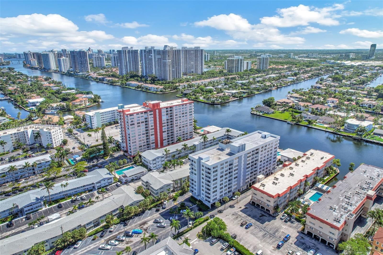 Real estate property located at 3113 Ocean Dr #906, Broward, Ashleigh House Condo, Hallandale Beach, FL