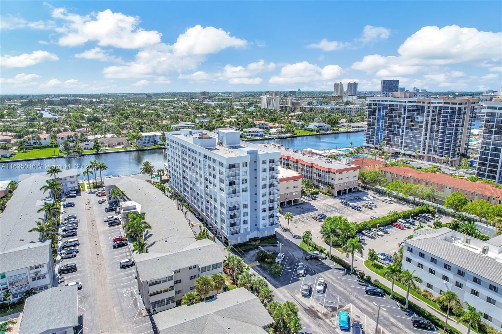 Real estate property located at 3113 Ocean Dr #906, Broward, Ashleigh House Condo, Hallandale Beach, FL