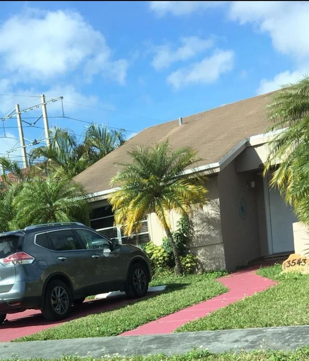 Real estate property located at 13543 65th Ln, Miami-Dade, Arborgate Kendall Lake E C, Miami, FL