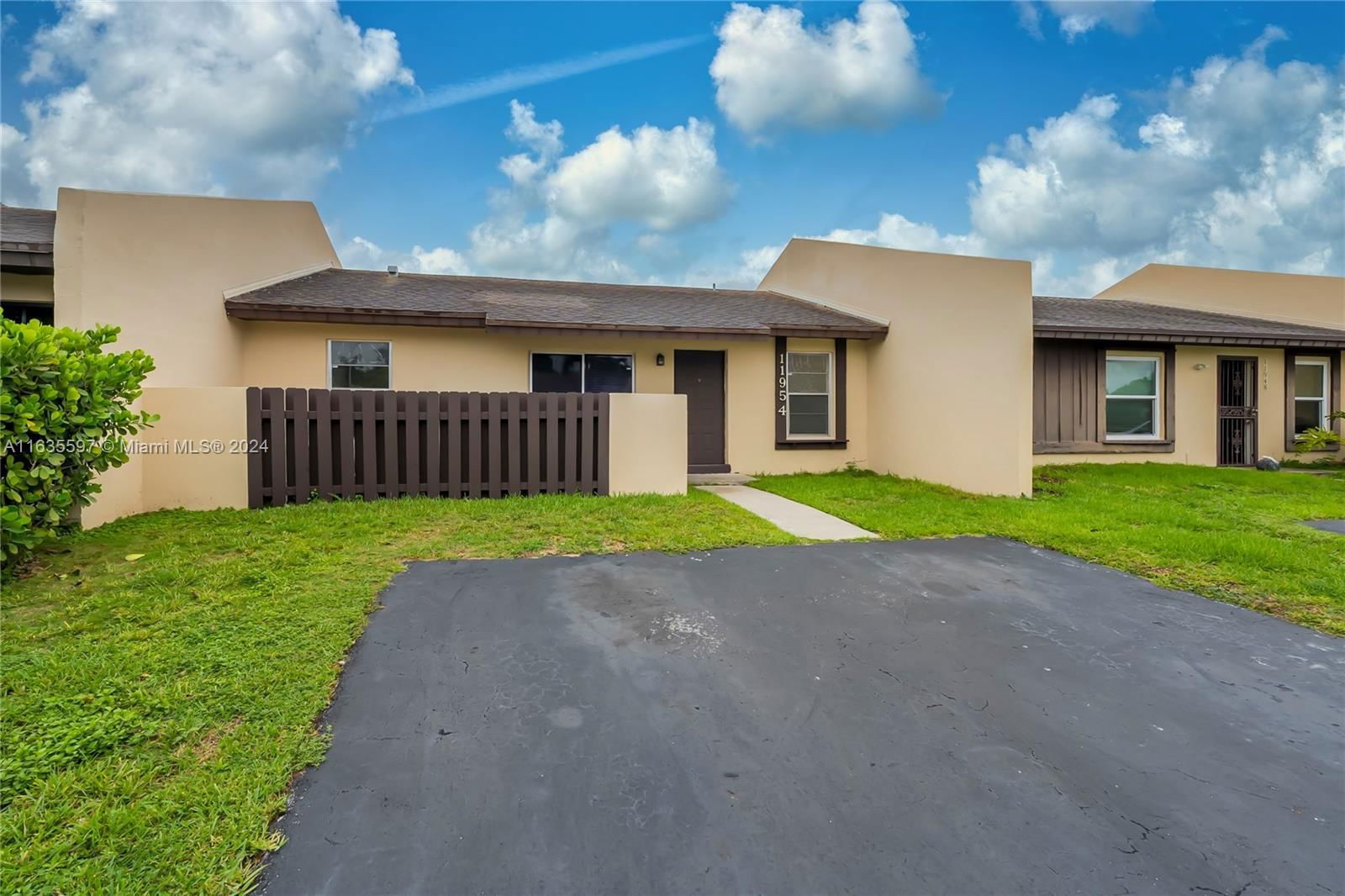 Real estate property located at 11954 122nd Ct, Miami-Dade, DEVON AIRE VILLAS SEC 8, Miami, FL