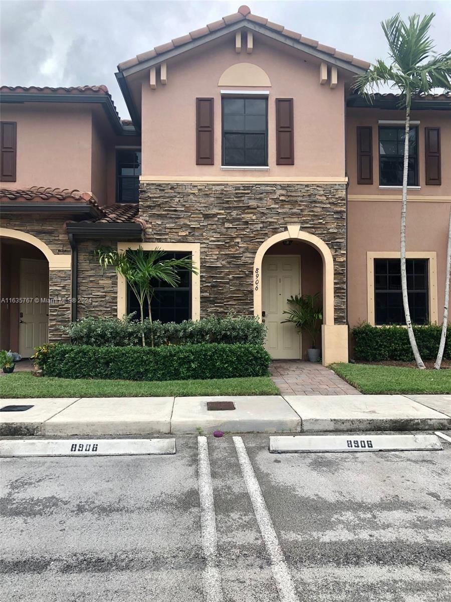 Real estate property located at 8906 35th Way #8906, Miami-Dade, BELLAGIO VILLAS, Hialeah, FL