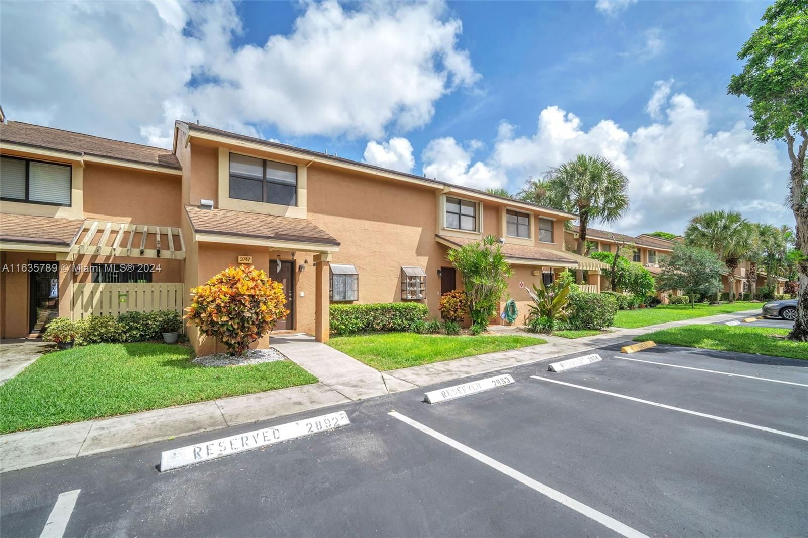 Real estate property located at 3747 Carambola Cir N #2893, Broward, TARTAN COCONUT CREEK PHAS, Coconut Creek, FL