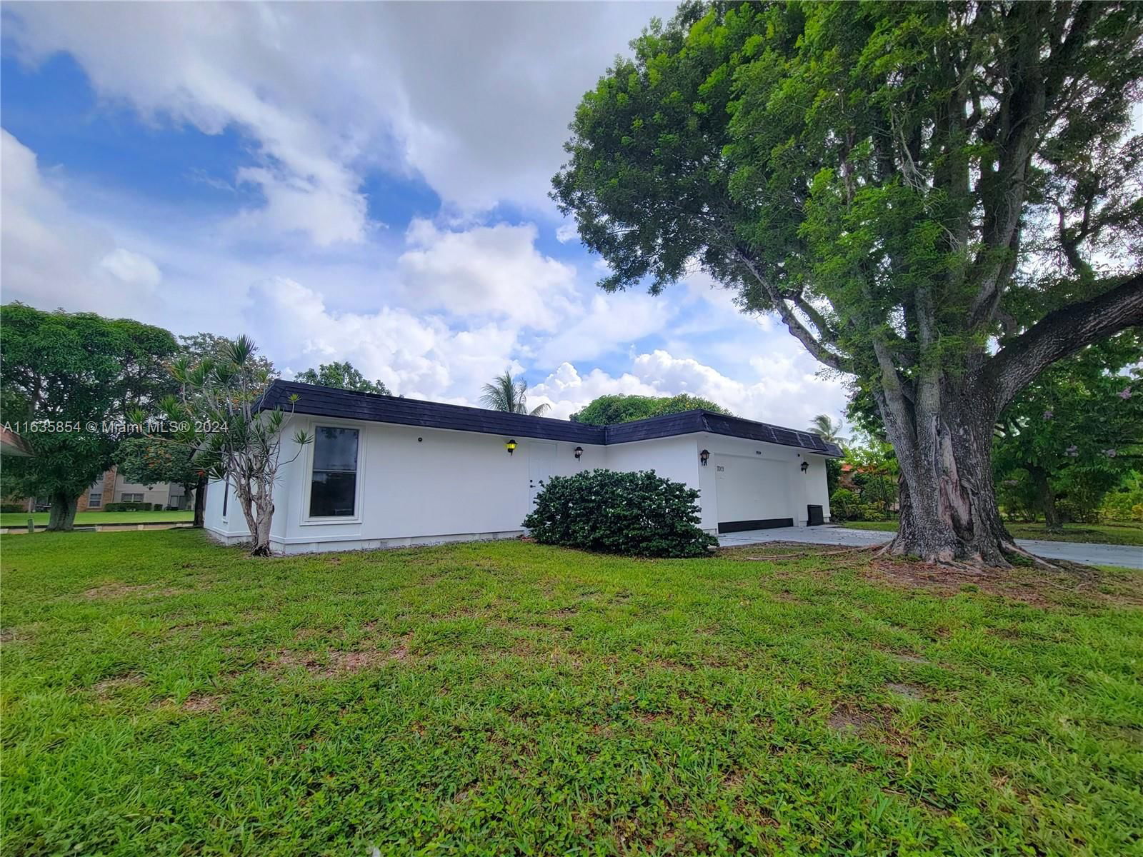 Real estate property located at 7009 64th St, Broward, MAINLANDS OF TAMARAC LAKE, Tamarac, FL