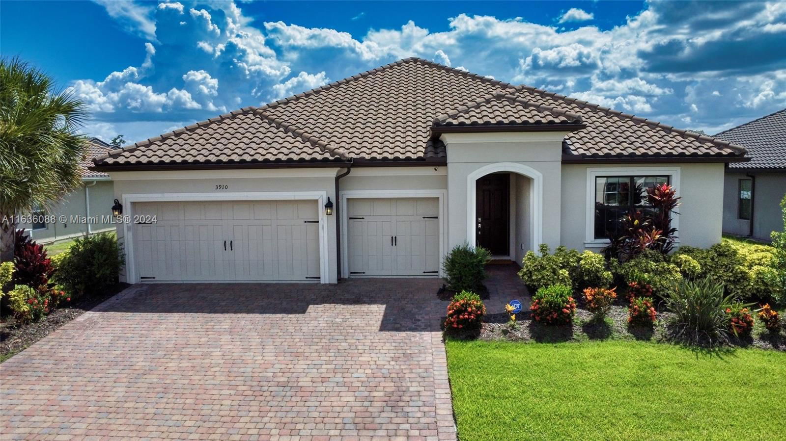 Real estate property located at 3910 Redfin Place, Osceola, Bellalago, Kissimmee, FL