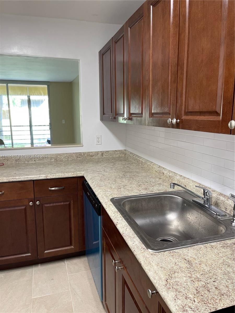 Real estate property located at 3285 Foxcroft Rd E108, Broward, FOXCROFT APTS INC CONDO, Miramar, FL