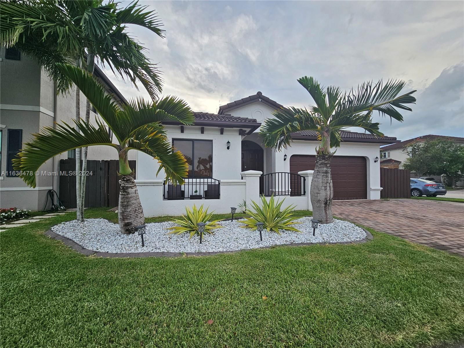 Real estate property located at 22844 104th Ave, Miami-Dade, ENCLAVE AT BLACK POINT MA, Cutler Bay, FL