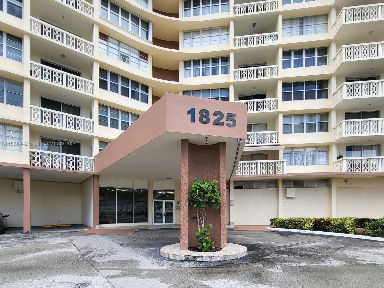 Real estate property located at 1825 Ocean Dr #206, Broward, Imperial Towers Condo, Hallandale Beach, FL