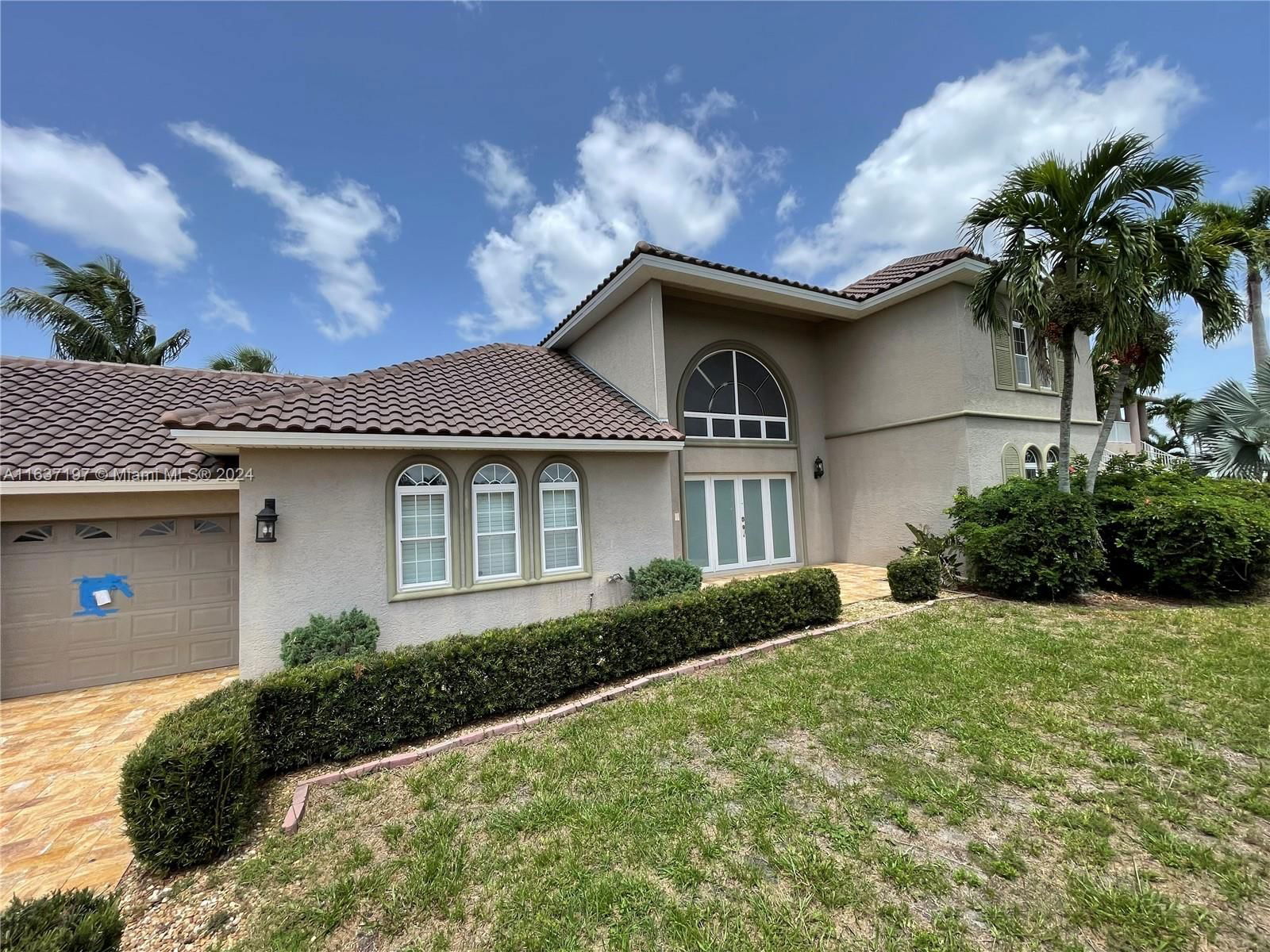 Real estate property located at 14370 McGregor Blvd, Lee, DEEP LAGOON ESTATES, Fort Myers, FL