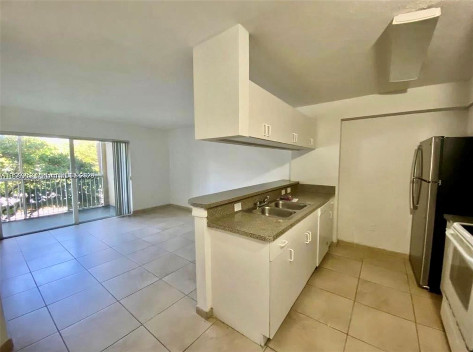 Real estate property located at 430 Park Rd #3-204, Broward, PINEHURST CLUB CONDO, Hollywood, FL