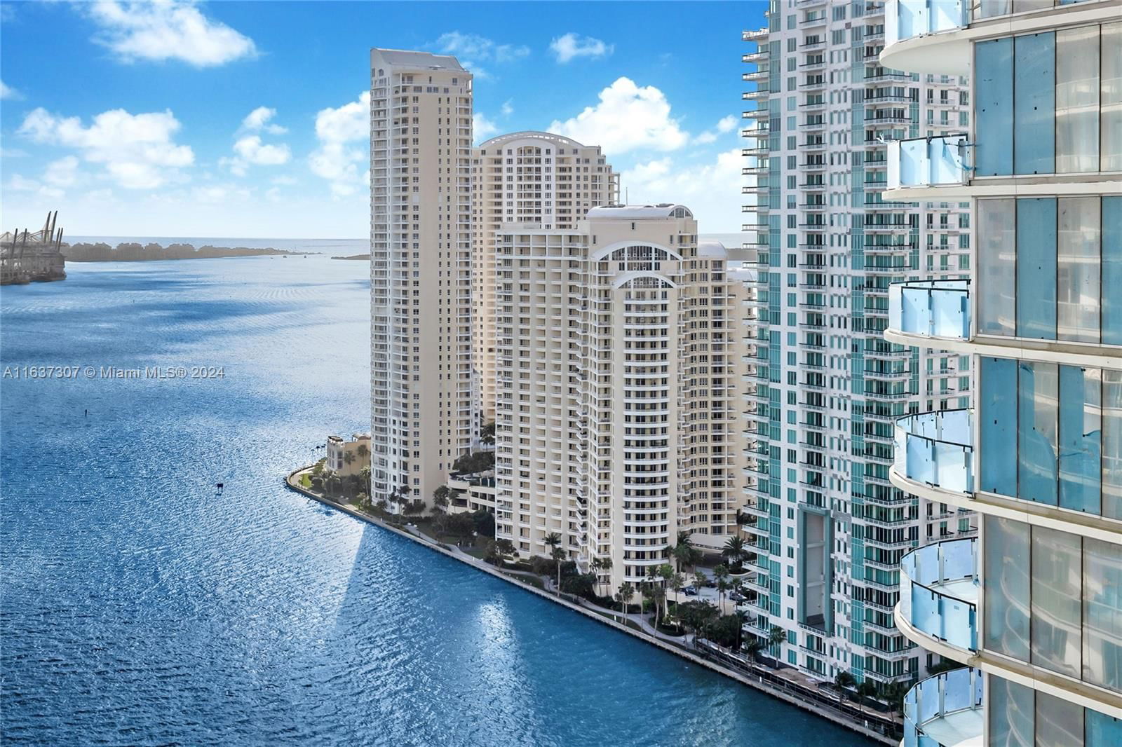 Real estate property located at 300 Biscayne Blvd T-2702, Miami-Dade, MET 1 CONDO, Miami, FL