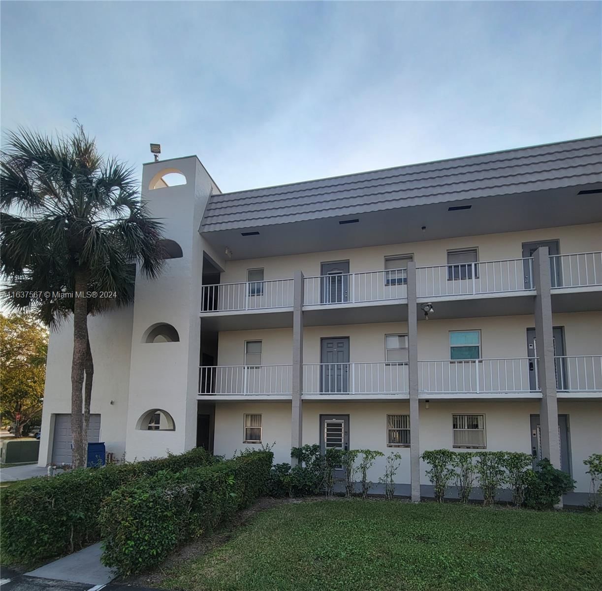 Real estate property located at 8110 Sunrise Lakes Blvd #209, Broward, SUNRISE LAKES 35 CONDO, Sunrise, FL