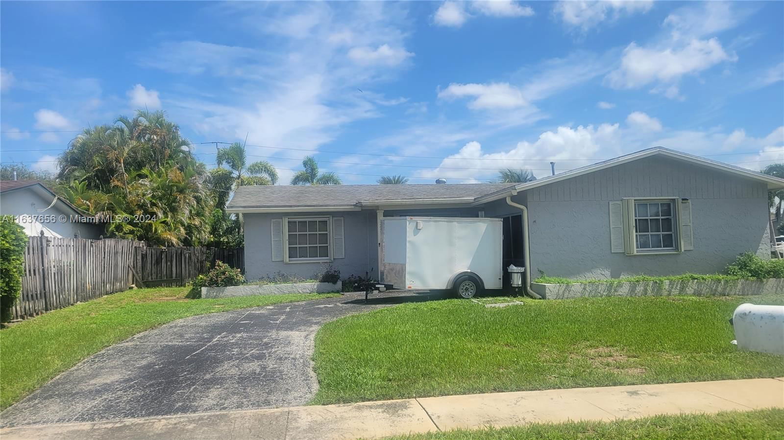 Real estate property located at 12211 29th Pl, Broward, SUNRISE GOLF VILLAGE SEC, Sunrise, FL