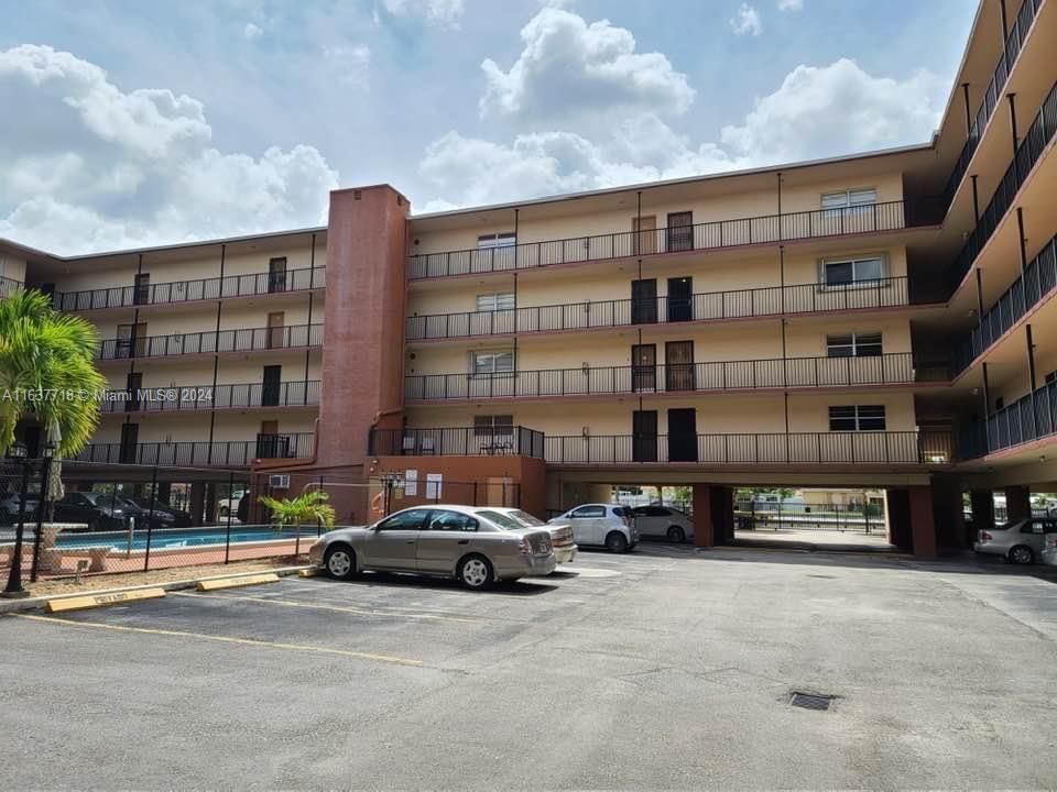 Real estate property located at 1075 68th St #114, Miami-Dade, BOHEME CONDO, Hialeah, FL